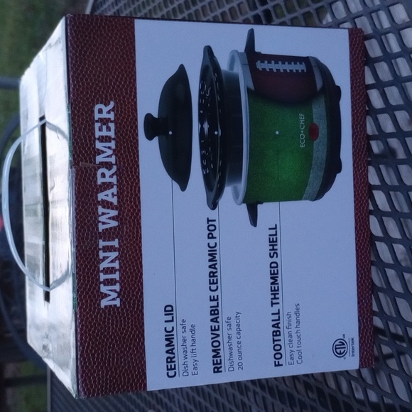 NIB ECO+CHEF FOOTBALL THEMED MINI WARMER - Picture 3 of 9